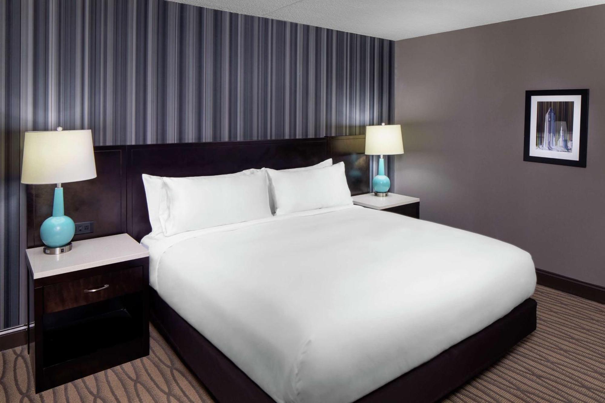 Wyndham Garden Уэстлейк Экстерьер фото
